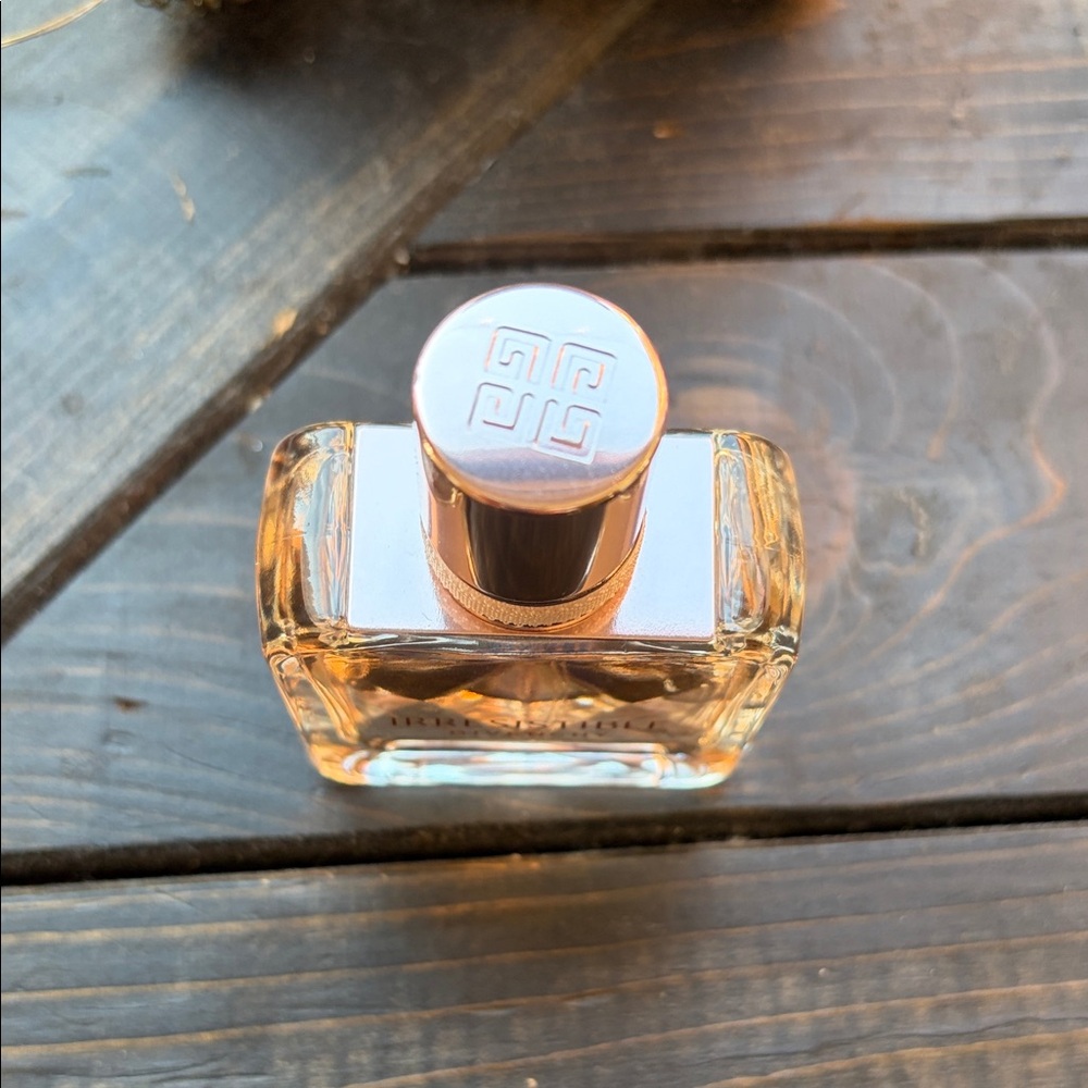 Givenchy Irresistible Perfume 1.1 FL OZ - Picture 2 of 5